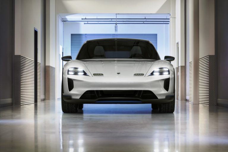 Porsche Mission E Cross Turismo