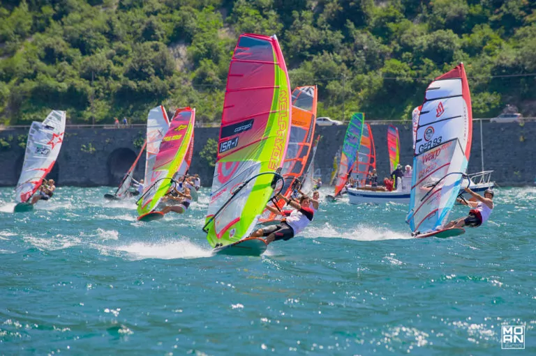 windsurf