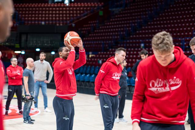 BMW EA7 Olimpia Milano