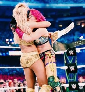 Charlotte Flair e Asuka