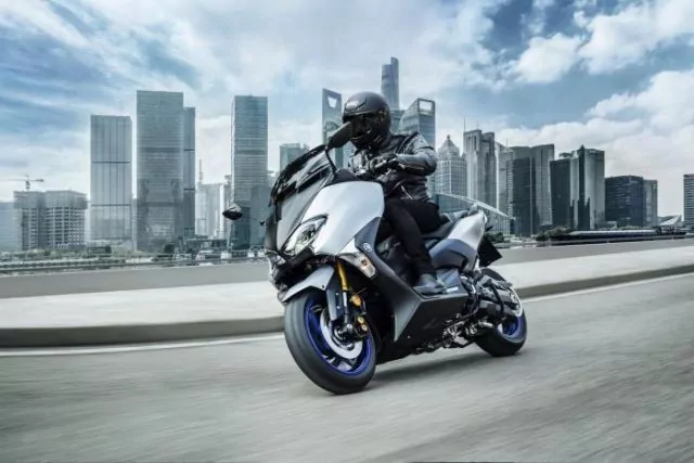 Nuovo Yamaha TMAX SX Sport Edition