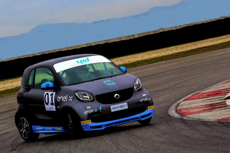 smart EQ fortwo e-cup