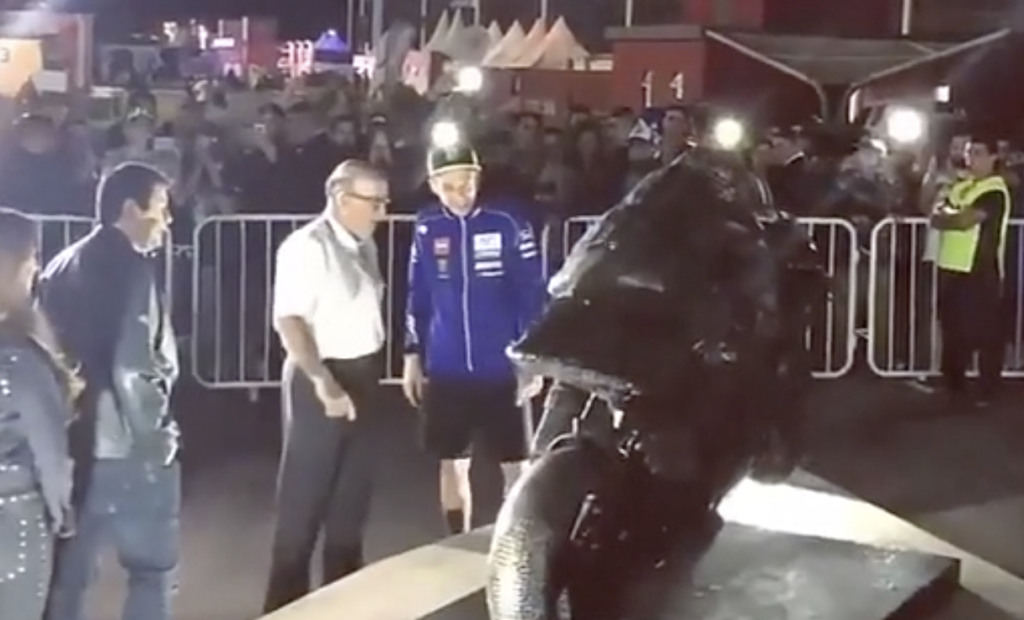 valentino rossi argentina statua