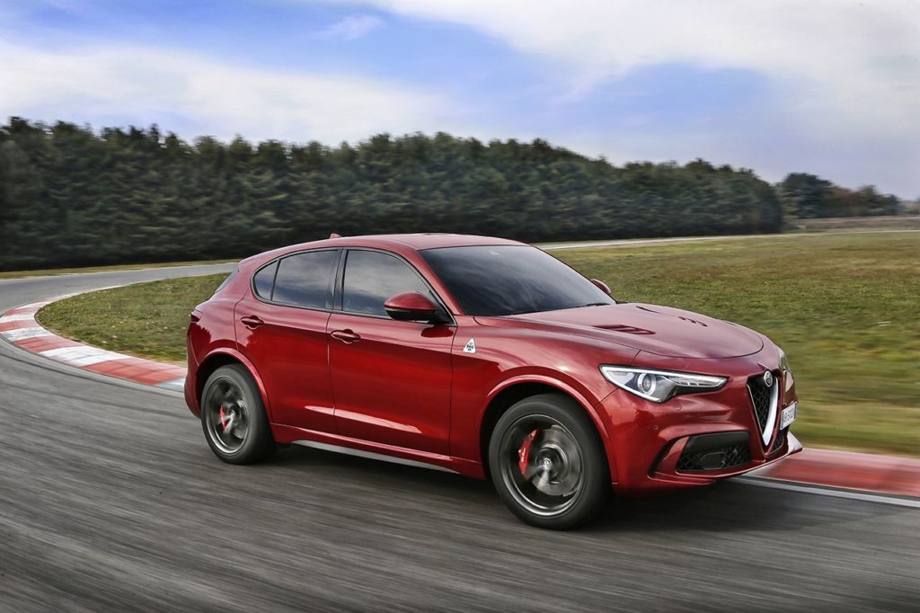 Alfa-Romeo_Stelvio_01