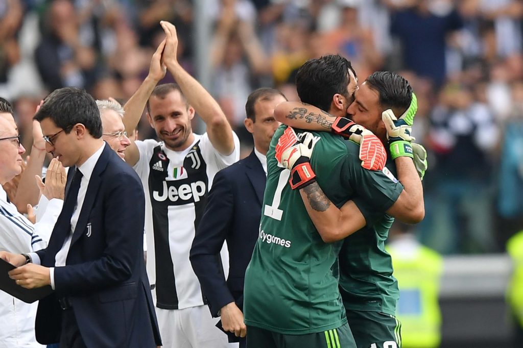 Juventus vs Hellas Verona, Buffon esce dal campo tra standing ovation e lacrime dello Stadium