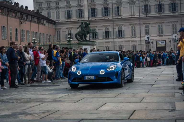 Auto, Breve-Alpine apre la supercar night parade