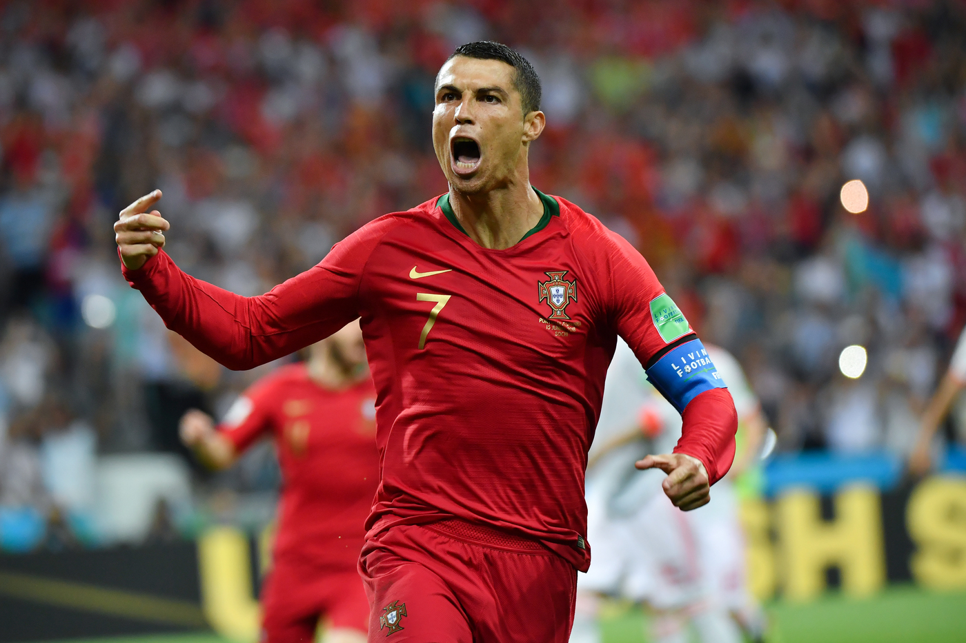 Golos e entretenimento, Portugal-Espanha inflama a Rússia 2018!  Cristiano Ronaldo acerta 3 chutes… e o fiscal: La Roja é tudo menos blindado