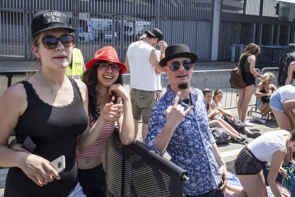 Stadio San Siro: fans in attesa del concerto di J-Ax e Fedez