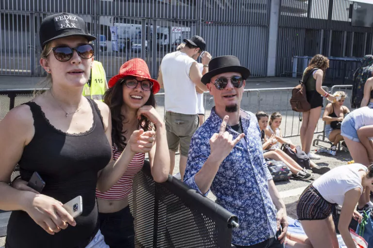 Stadio San Siro: fans in attesa del concerto di J-Ax e Fedez
