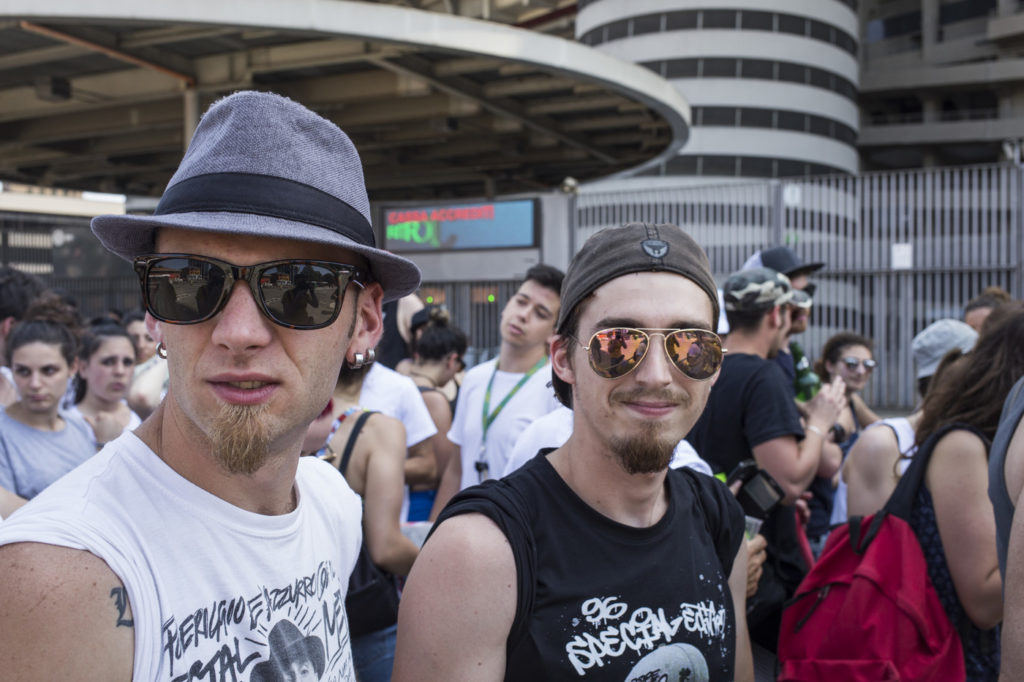 Stadio San Siro: fans in attesa del concerto di J-Ax e Fedez