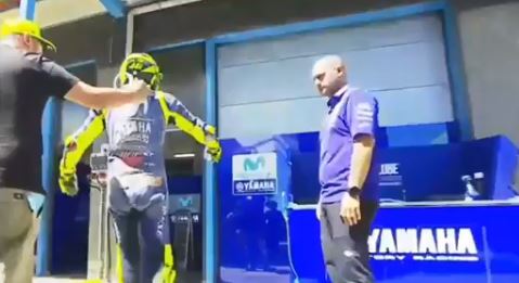 valentino rossi caduta