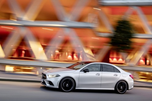 500_mercedes-benzclasseaberlina1
