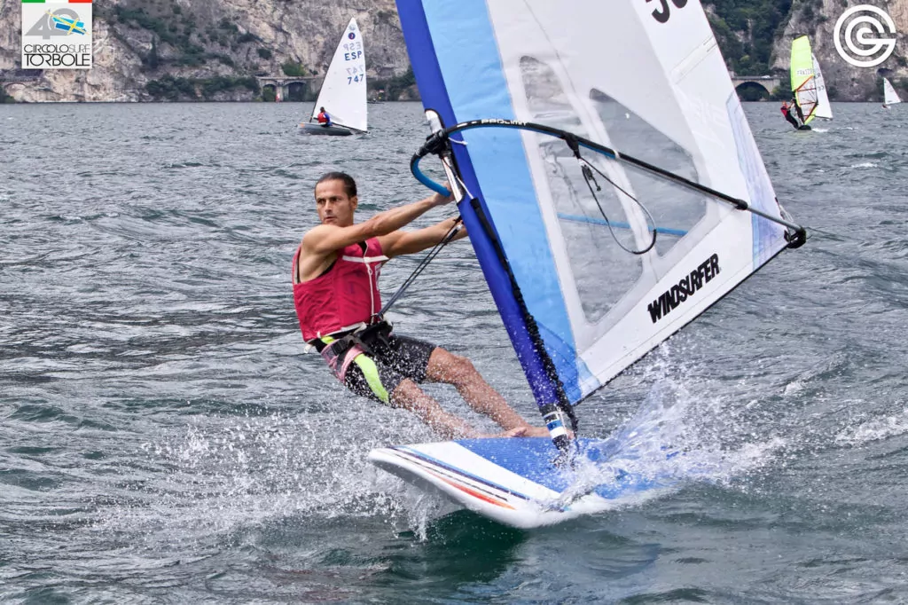 windsurf