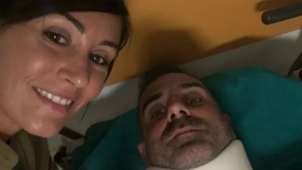 Infortunio Sorrentino foto ospedale con la moglie Sara