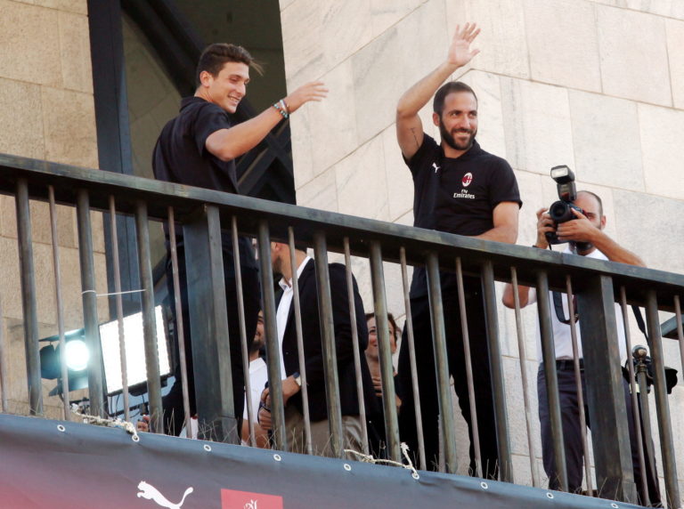Higuain e Caldara