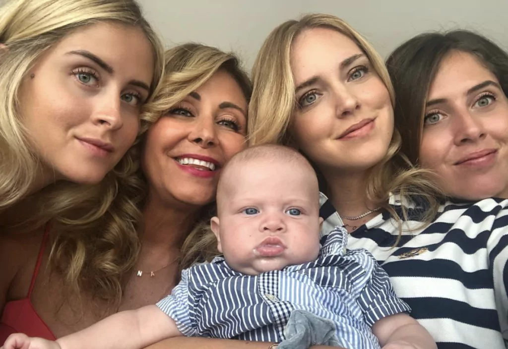 chiara ferragni sorelle madre e leone