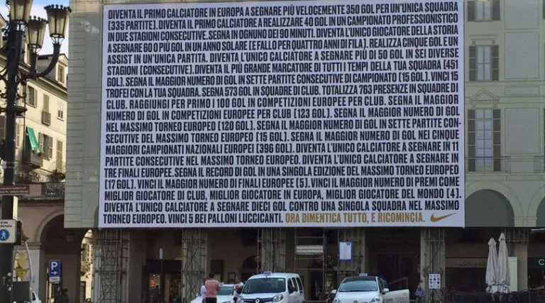cristiano ronaldo record cartellone nike