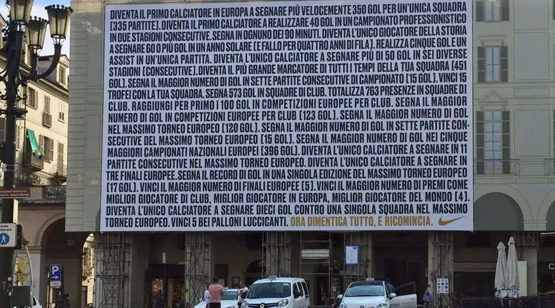 cristiano ronaldo record cartellone nike