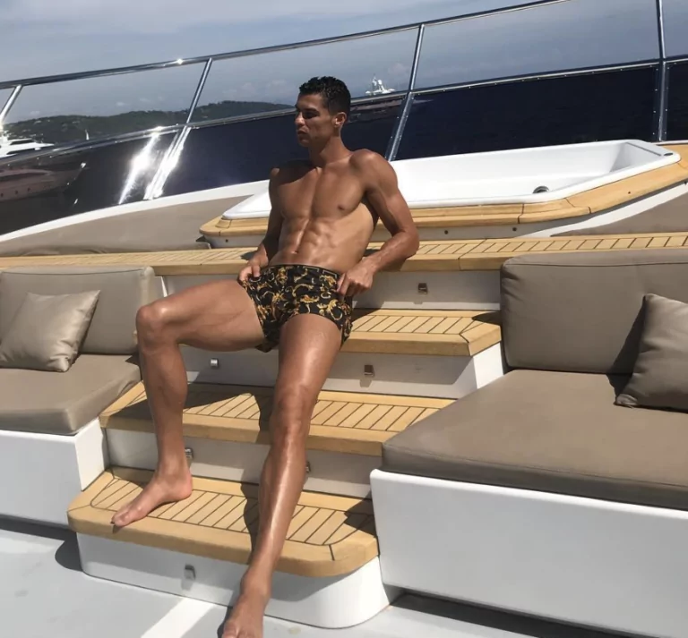 cristiano ronaldo yacht