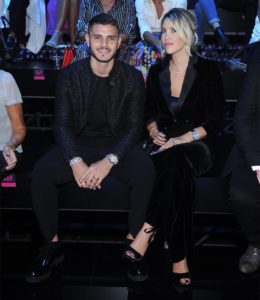 icardi sfilata armani con wanda nara 2