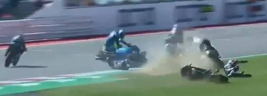 maxi caduta moto3 sasaki