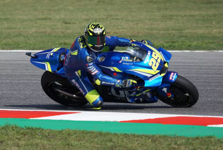 andrea iannone suzuki