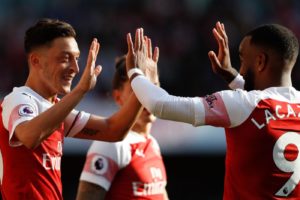 Ozil e Lacazette