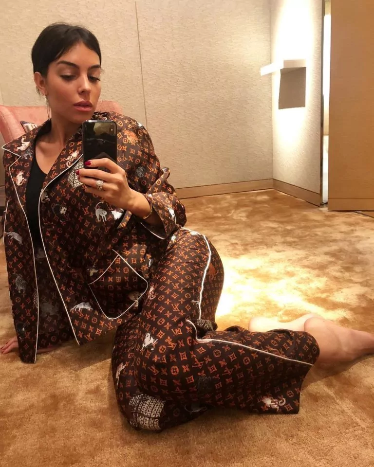 georgina rodriguez pigiama louis vuitton