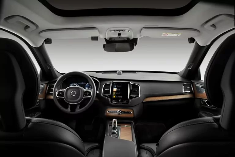 VOLVO CAR