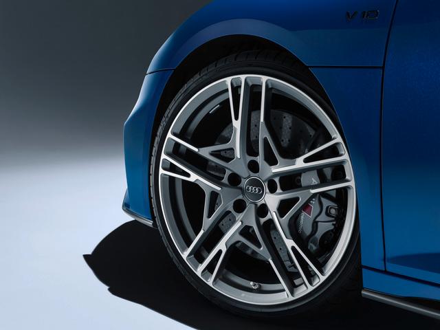 AUDI R8 2019
