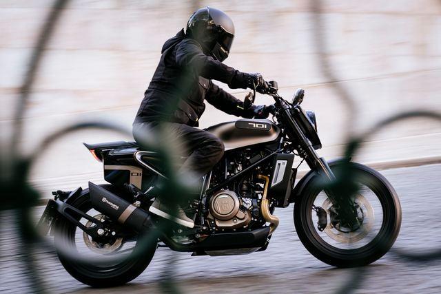 Husqvarna Svartpilen 701 Style (1)