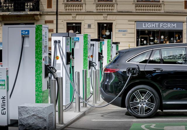 mercedes eqc
