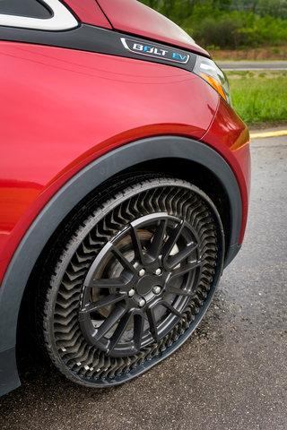 Michelin e GM Uptis