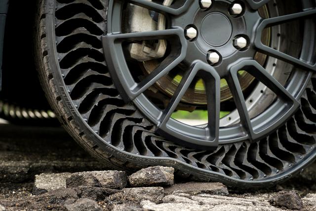Michelin e GM Uptis