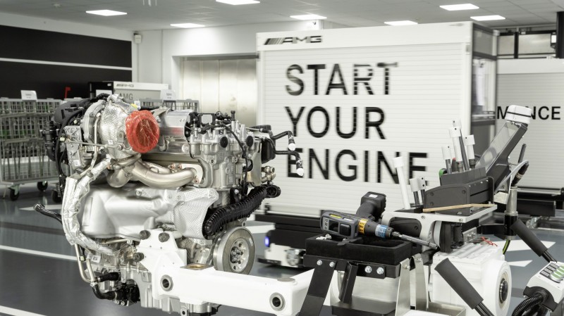 mercedes amg motore 4 cilindri turbo