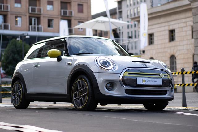 mini se