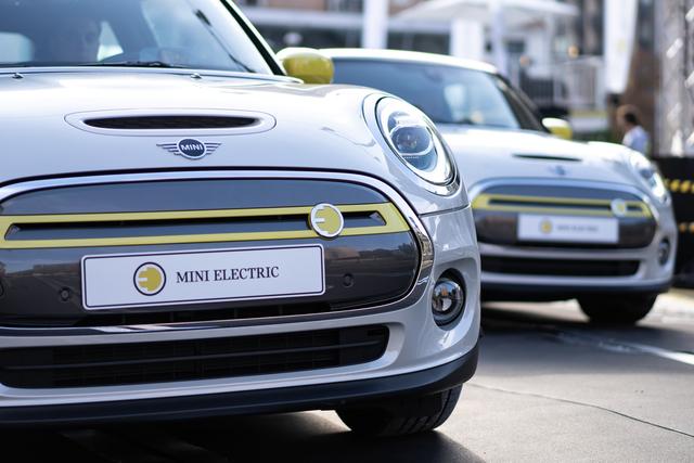 mini se