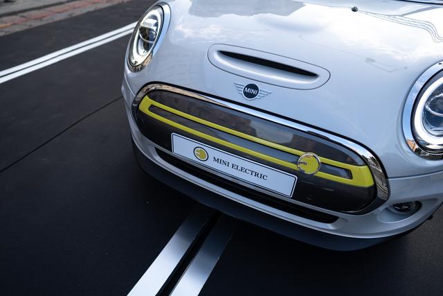 mini se