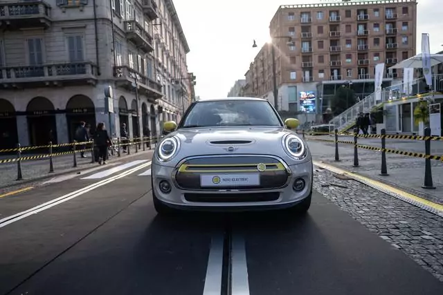 mini se