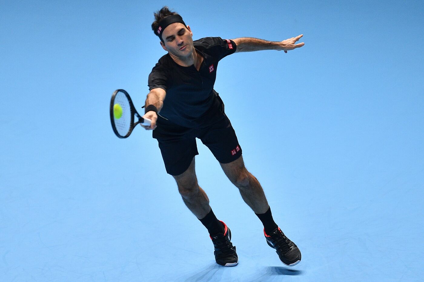 Roger Federer lascia la Nike definitivamente: indosserà le scarpe \