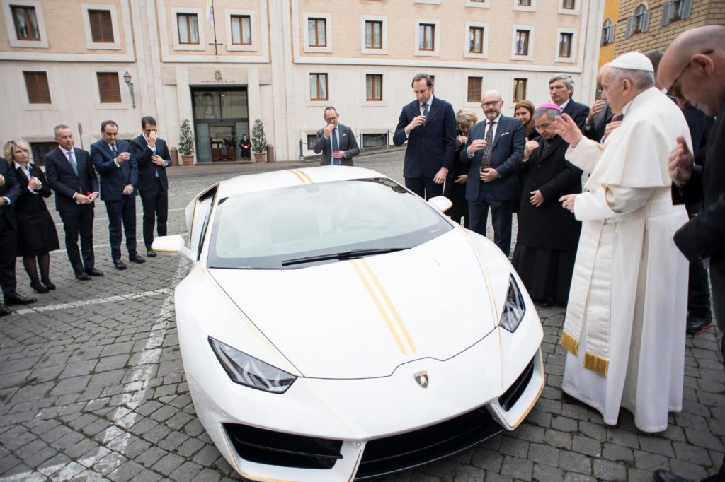 Lamborghini Papa Francesco