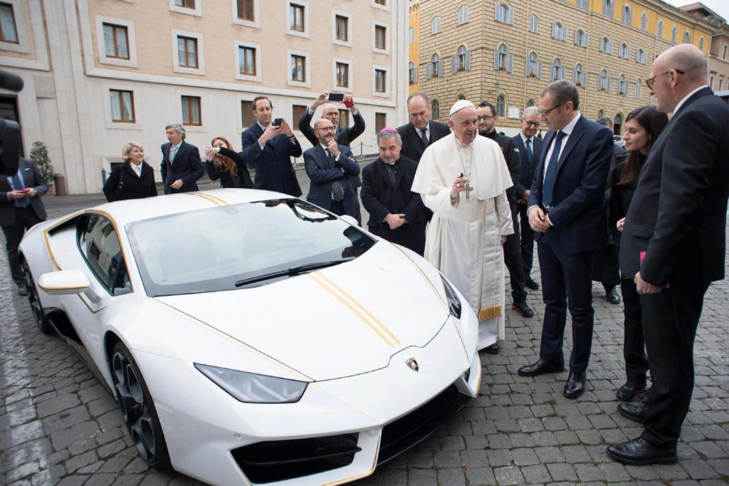 Lamborghini Papa Francesco