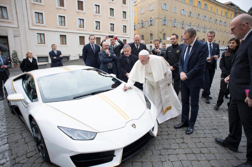 Lamborghini Papa Francesco
