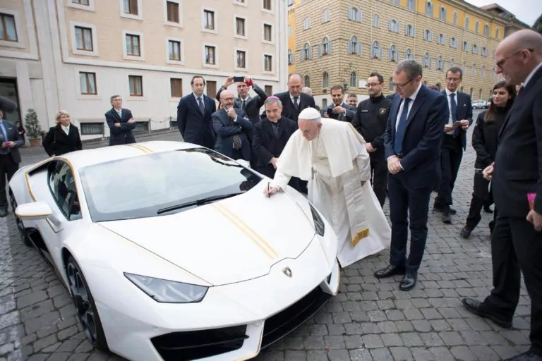 Lamborghini Papa Francesco