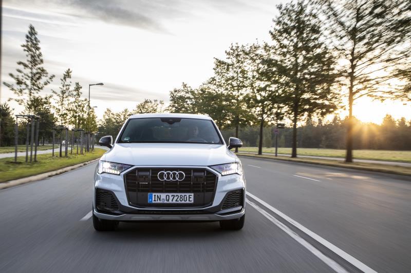 Nuova Audi Q7 TSFI e quattro