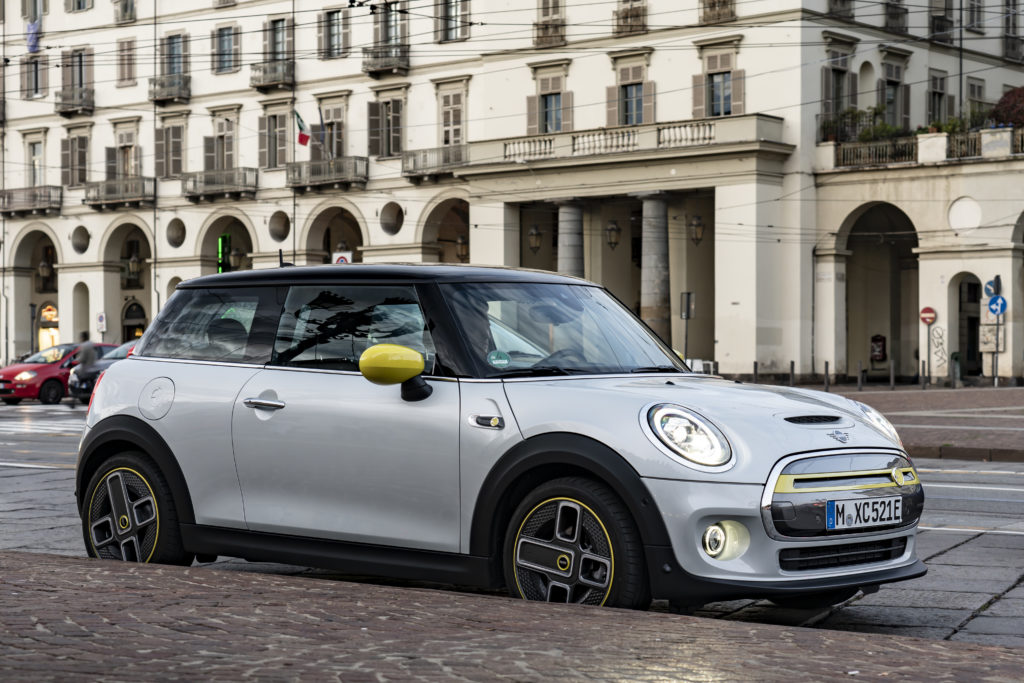 MINI Cooper SE.
