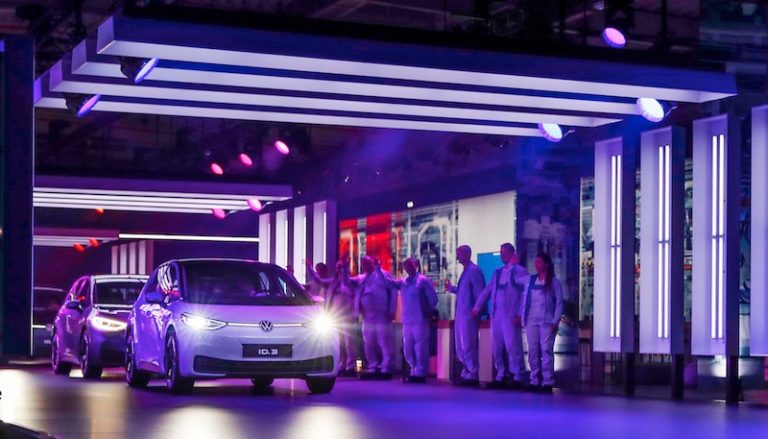 Volkswagen initiates system changeover to e-mobility – Production of the ID.3 starts in Zwickau