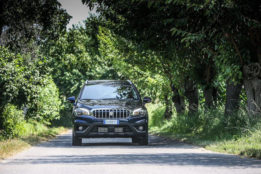 S-CROSS-HYBRID