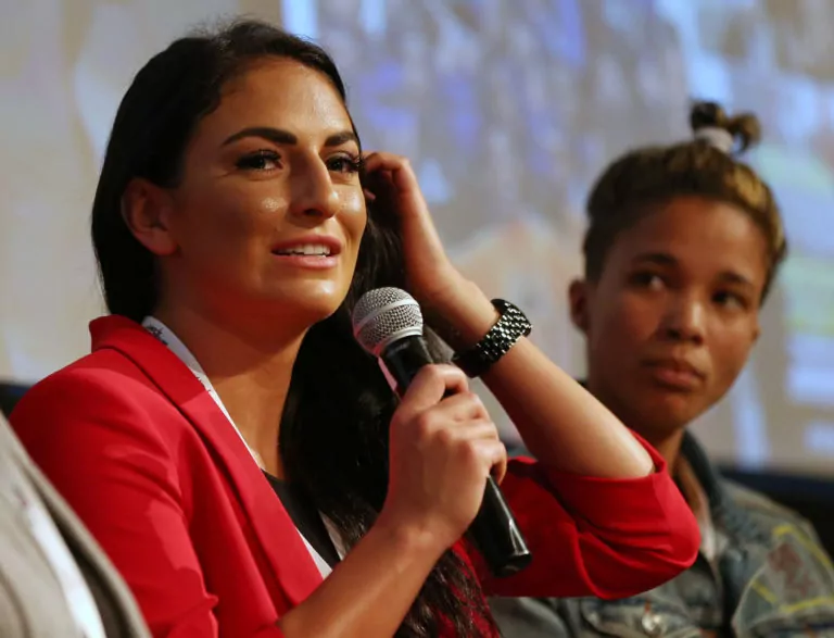 Sonya Deville