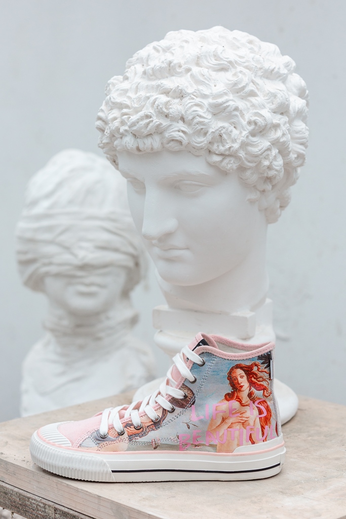 Master Collector Moart